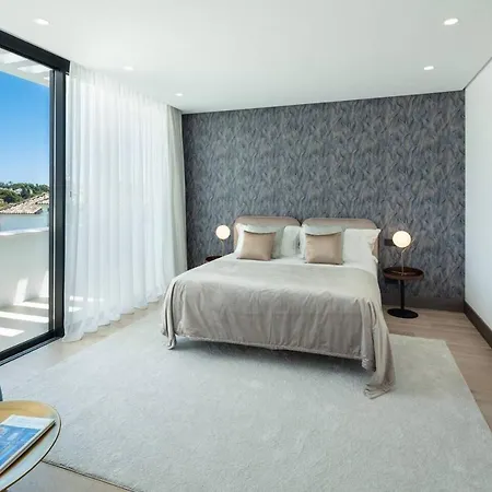 Newly Built 6 Bdrm Luxury In Nueva Andalucia
