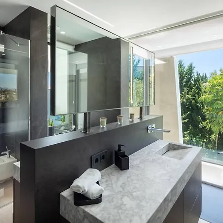 Appartamento Newly Built 6 Bdrm Luxury In Nueva Andalucia Marbella