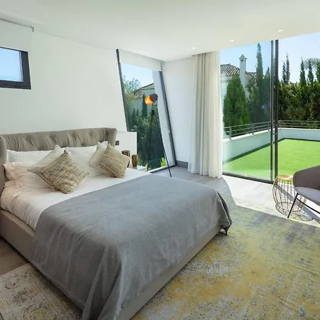 Apartment Newly Built 6 Bdrm Luxury In Nueva Andalucia