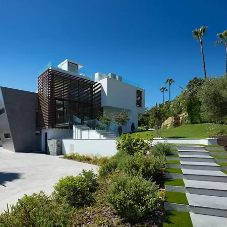 Apartment Newly Built 6 Bdrm Luxury In Nueva Andalucia *